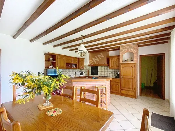 Grande maison traditionnelle 6 pièces 172 m² à Labastide Saint Pierre