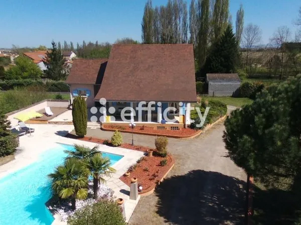Maison 7 pièces 220 m²