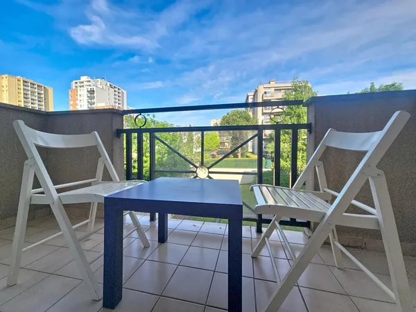 GRAND STUDIO AVEC BALCON