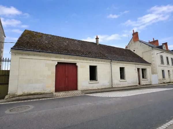 Maison ancienne 4 pièces à vendre à Genillé avec garage double et véranda