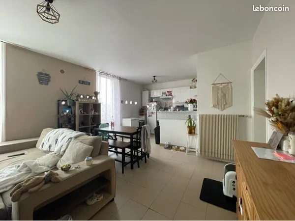 T3 69m2 proche centre ville 900 CC cuisine équipée