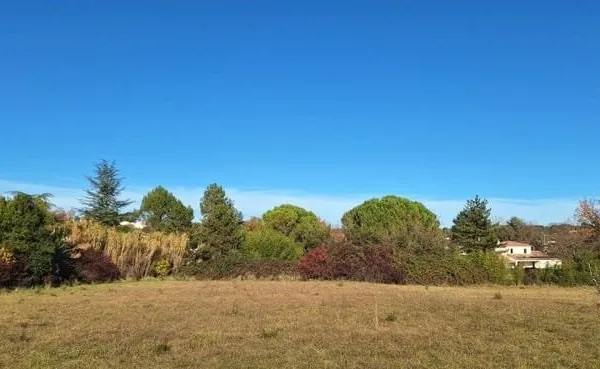 Terrain 262 m²
