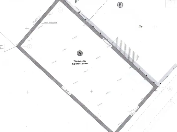 Terrain en individuel 877 m²