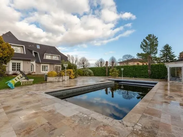 Villa 8 pièces 450 m²