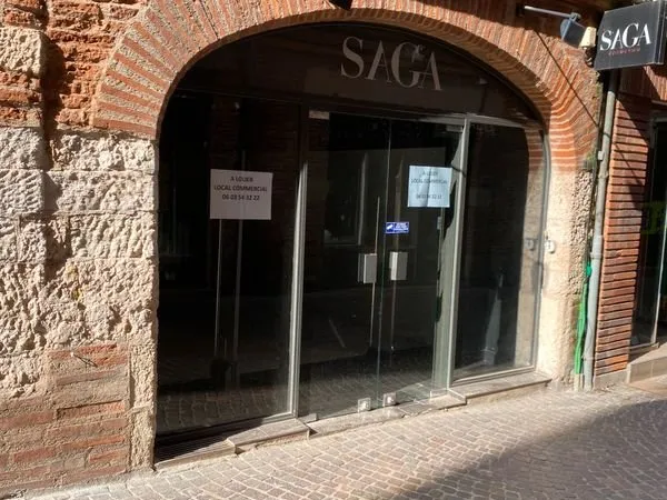Local commercial rue piétonne à ALBI 50m² + 60m² de cave