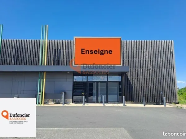 LOCAL COMMERCIAL 650 m² POITIERS