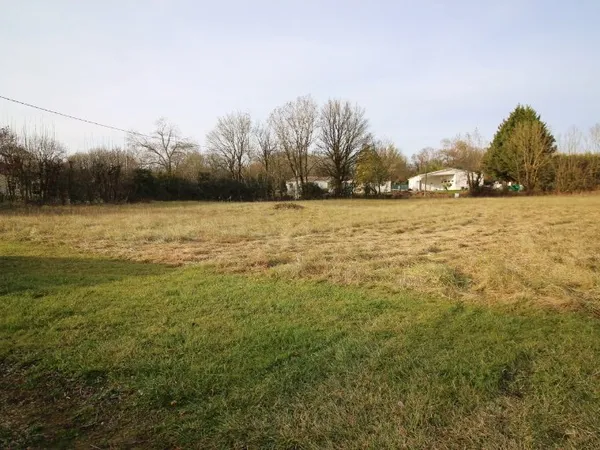 Terrain à bâtir de 1230m2, borné