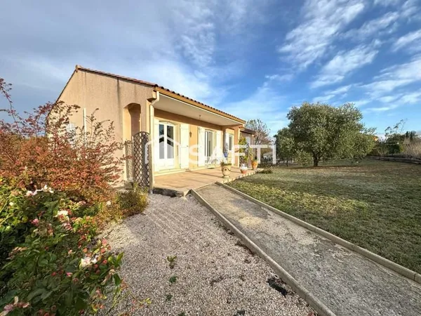 Maison familiale - 4 chambres, grand garage et un jardin vue dégagée à Belvèze du Razès