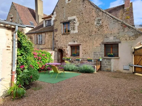 Maison 8 pièces 210 m²