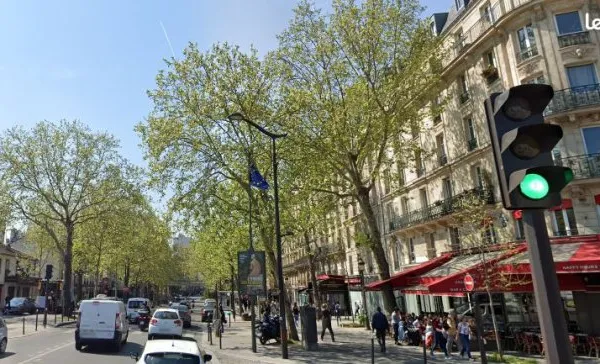 Local commercial 390 m² PARIS