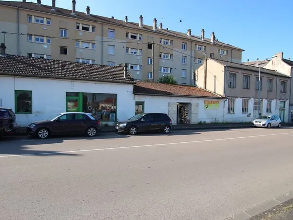 EXCLUSIVITE à AUTUN, immeuble à usage commercial en emplacement No1.
