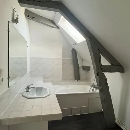 Loue charmante maison mitoyenne