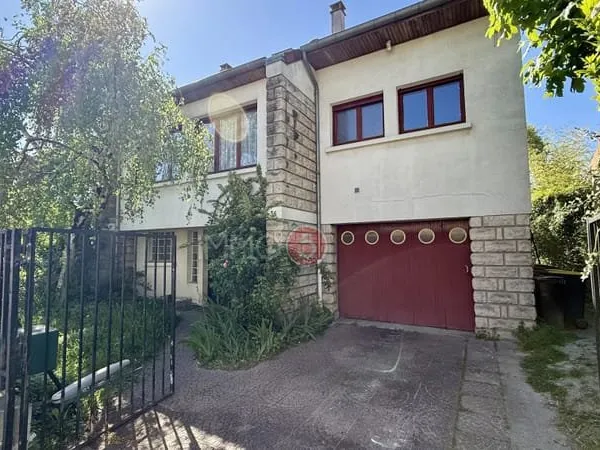 Maison 6 pièces 220 m²