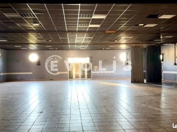 Local d'activité 800 m²