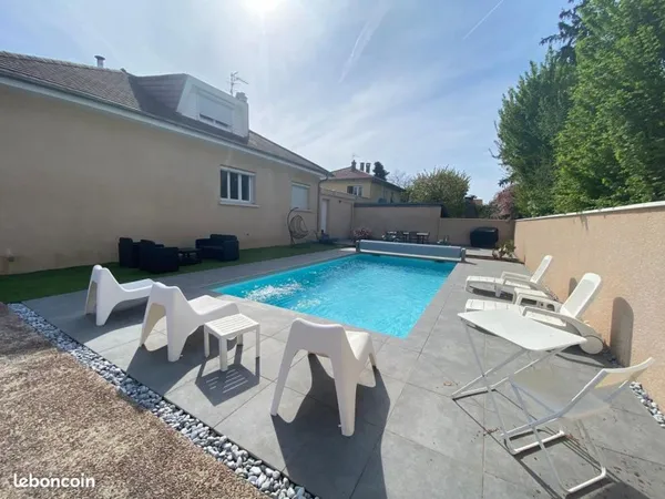 Maison familiale de type T5 - 150 m²