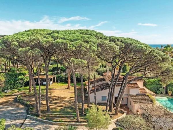 EXCLUSIVITÉ VILLA À PIED DES PLAGES