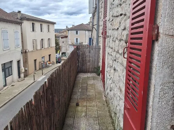 Appartement traversant de 80 m² - joyeuse (07) - 2 chambres - calme & lumineux