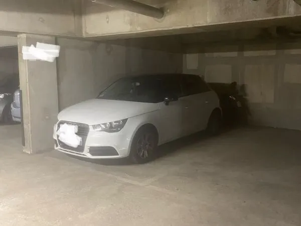 Grande place parking 75020