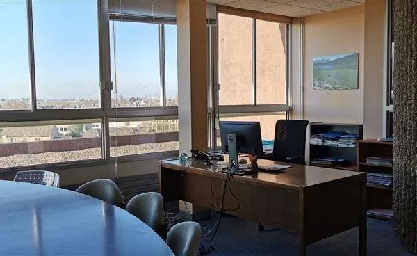 Bureau 387 m²