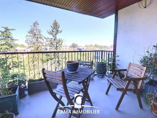 GRAND STUDIO 43 M2 - LOGGIA OUVERTE - DERNIER ÉTAGE - RÉSIDE