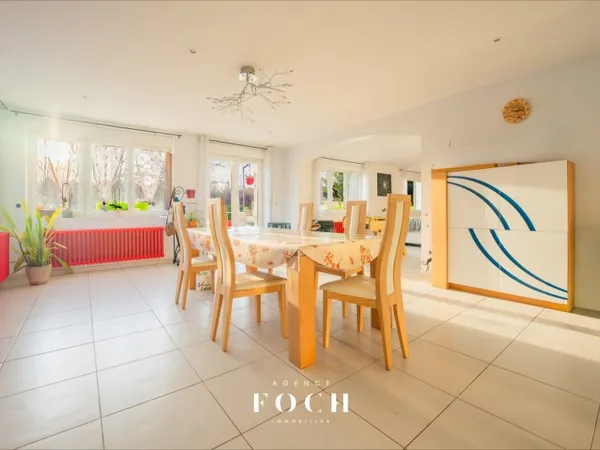 Maison 8 pièces 290 m²