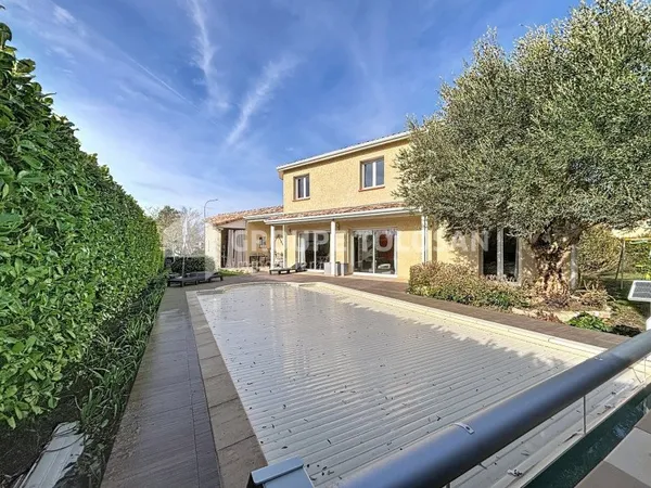 Maison 7 pièces 199 m²