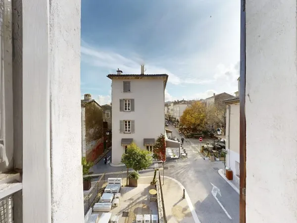 Maison de village au coeur de La Garde Freinet.
