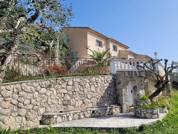 Maison 8 pièces 200 m²