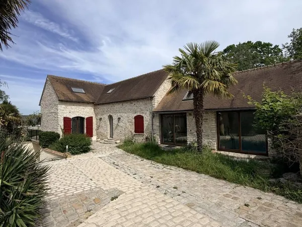 Maison 7 pièces 250 m²