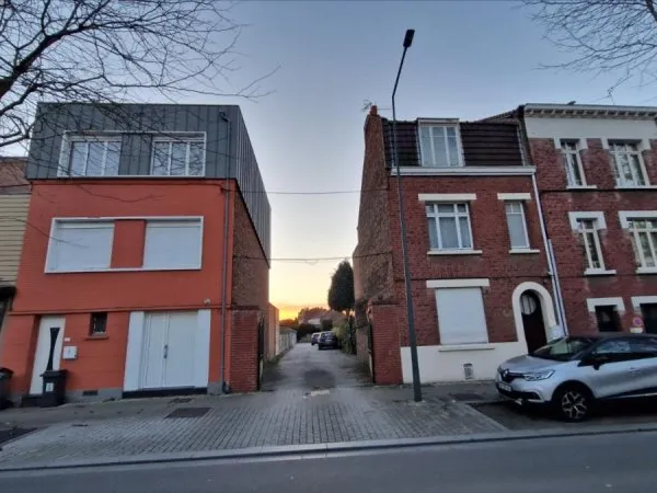 LAMBERSART - RUE DU BOURG - ESPACE A CONSTRUIRE AU DESSUS D'UNE