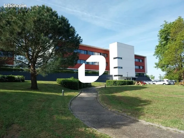 Bureaux 304 m²