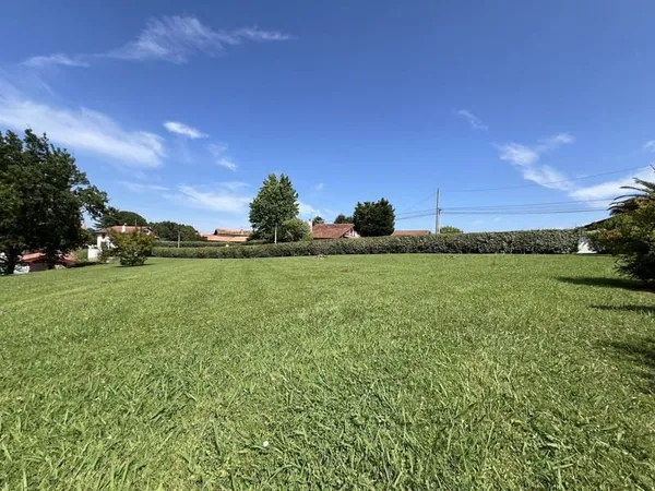 Terrain 800 m²