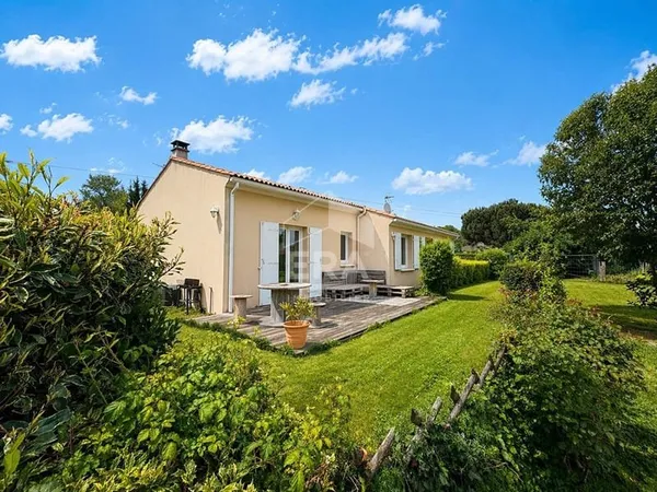 Maison de plain-pied - 3 chambres - Terrain 1990 m² - Rétaud