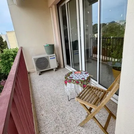T4 en derniere etage coeur saint Anne 13008 marseille
