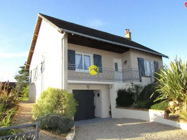 Maison lumineuse et bien entretenue