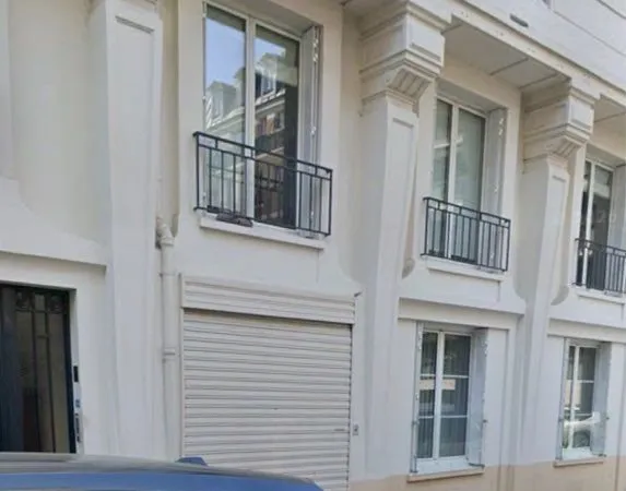 Garage / Box à vendre - 14 m² - Accès direct rue