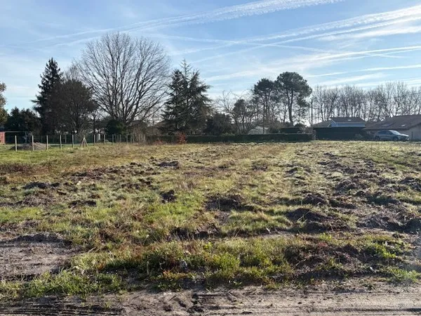 Castelnau : terrain à 4mn du centre et à 35 mn de Bordeaux !