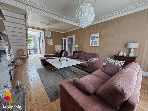 Maison 8 pièces 240 m²