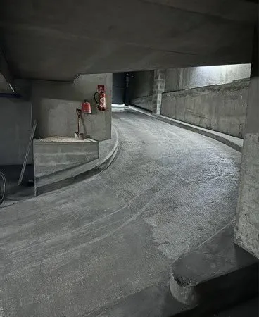 Place parking sécurisée 1er sous sol rue de Charonne