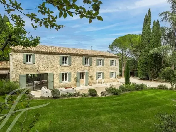 Propriété 250 m²