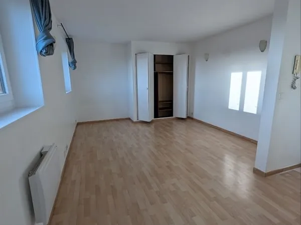 Studio 29 m² + parking - 5 min RER - Idéal investisseur ou 1er achat