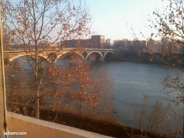 Chambre vue Garonne Pont des Catalans