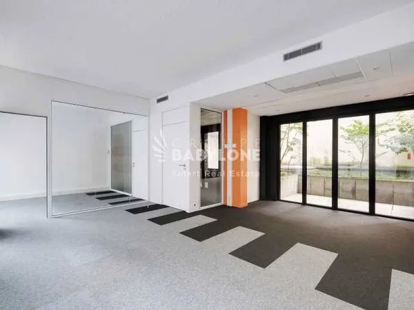Bureaux 76 m²