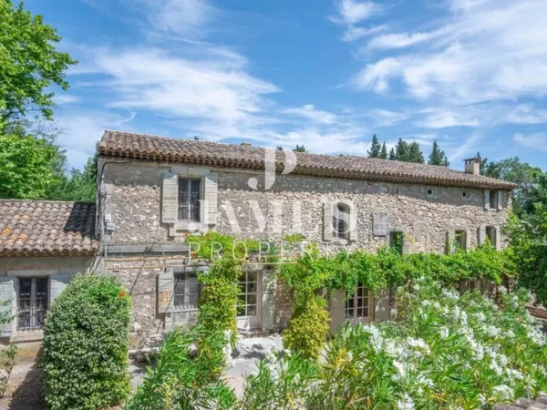 Hameau provençal à Eygalières