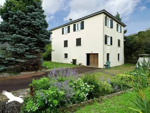 Maison 10 pièces 100 m²