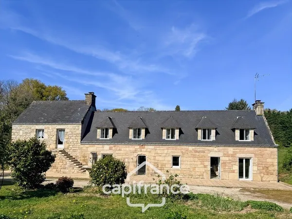 Maison à vendre. Propriété de caractère sur plus de 12 hectares - Bois, étangs et dépendances - GUER