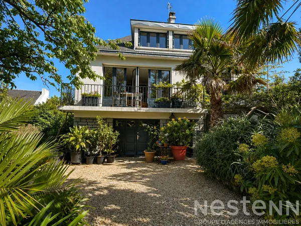 EXCLUSIVITÉ - A LOUER Maison de charme meublée de 100 m² sur 1 000 m² de terrain paysagé à Brech