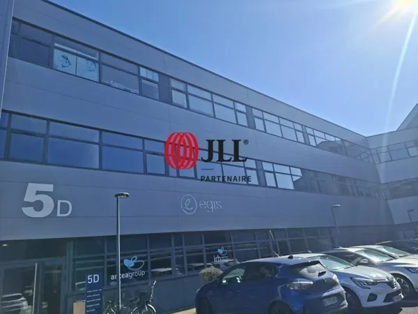 Local professionnel 157 m²