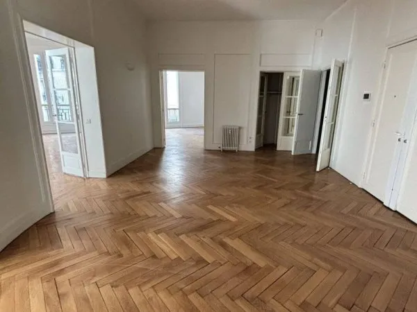 Appartement 7 pièces 313 m²