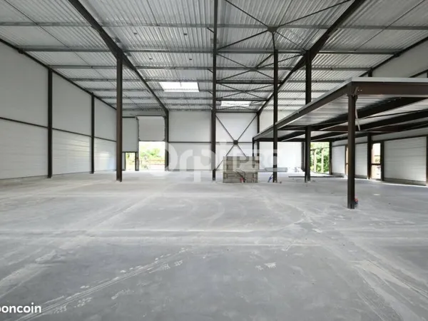 Local d'activité 549 m²